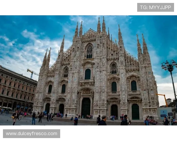 米兰真人版：还原米兰经典景点与城市风貌的真实体验